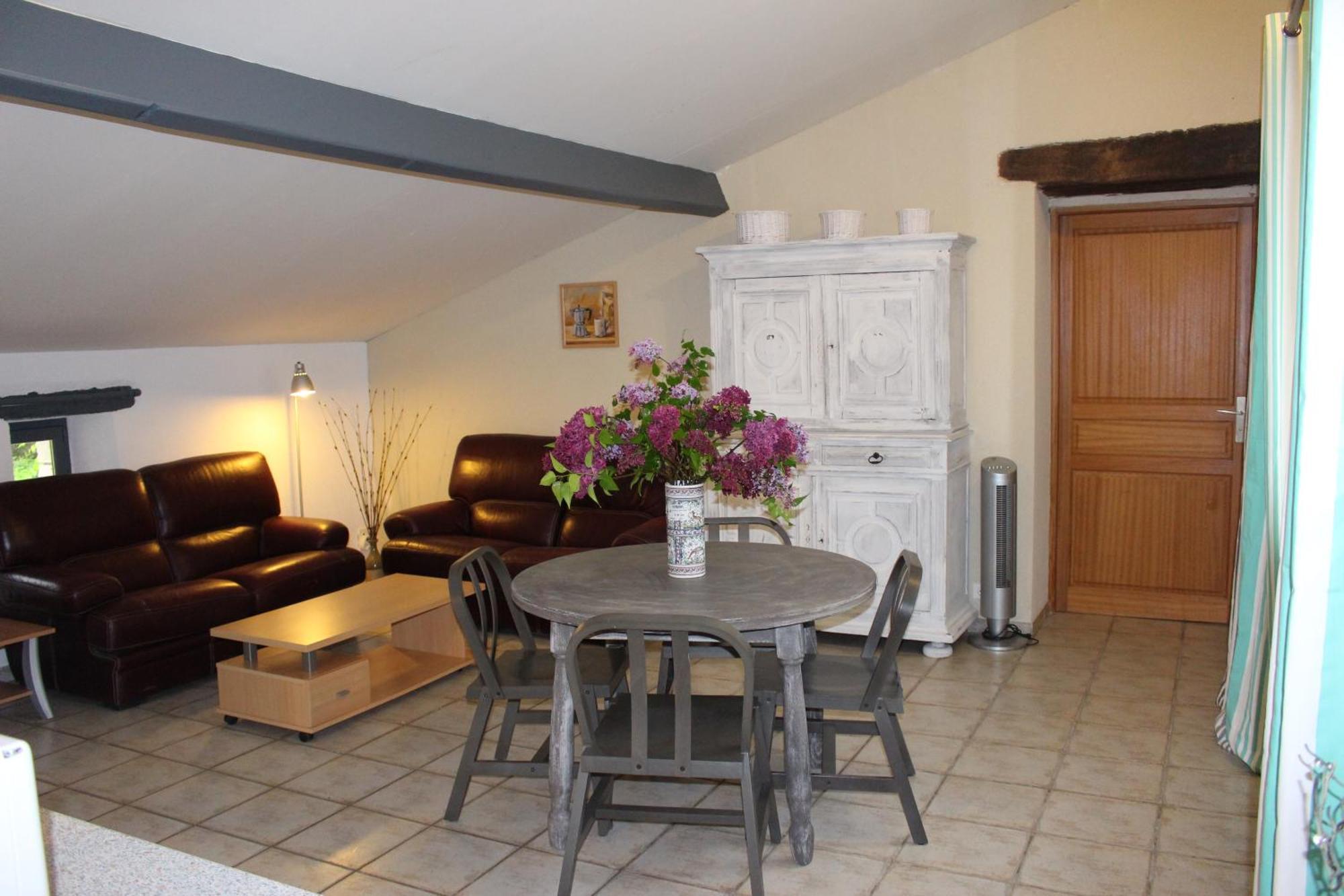 Le Vignal Villa Monflanquin Room photo
